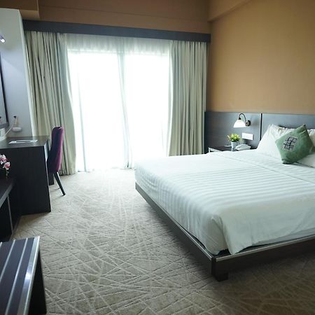 Malacca Swan Garden Hotel מראה חיצוני תמונה