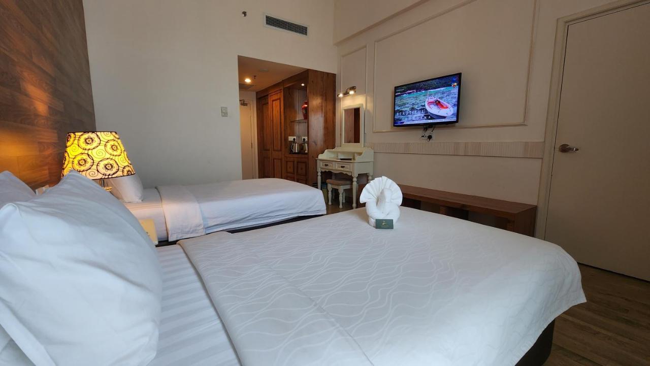 Malacca Swan Garden Hotel מראה חיצוני תמונה